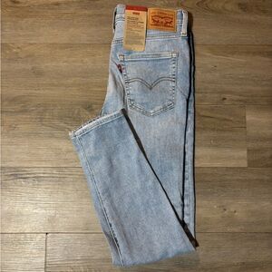 Levi’s 720 High-Rise Super Skinny